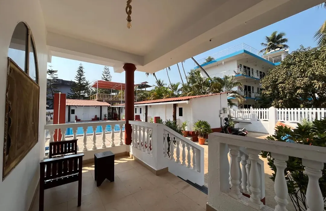 La Paulo'S Back To Basic Beach Resort-1