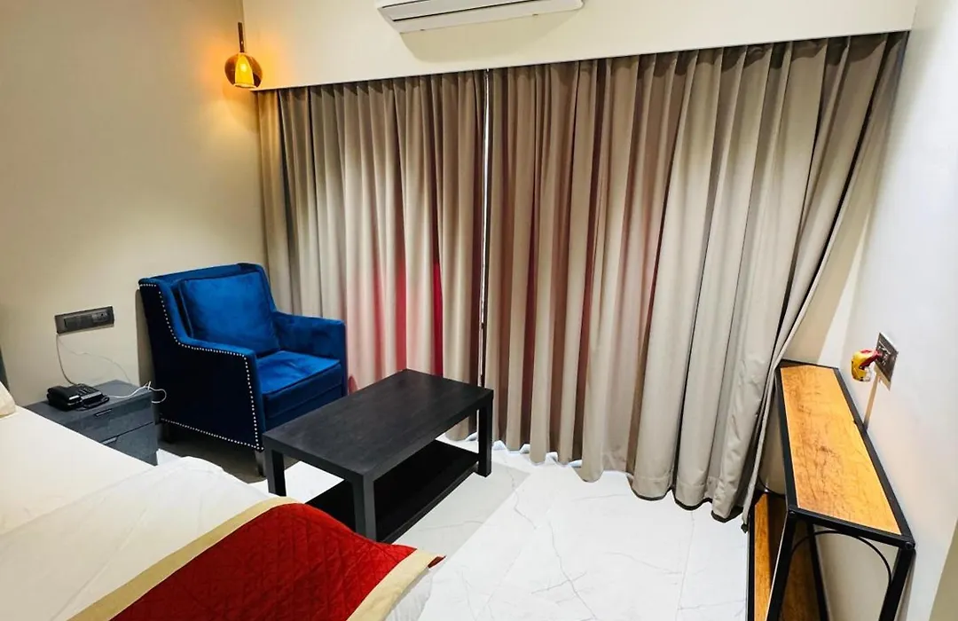 Hotel Mayura Boarding & Lodging-1