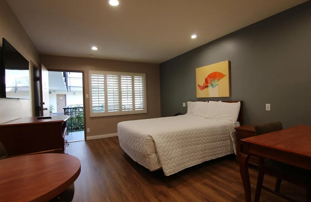 Dunes Inn - Wilshire (Adults Only)-1