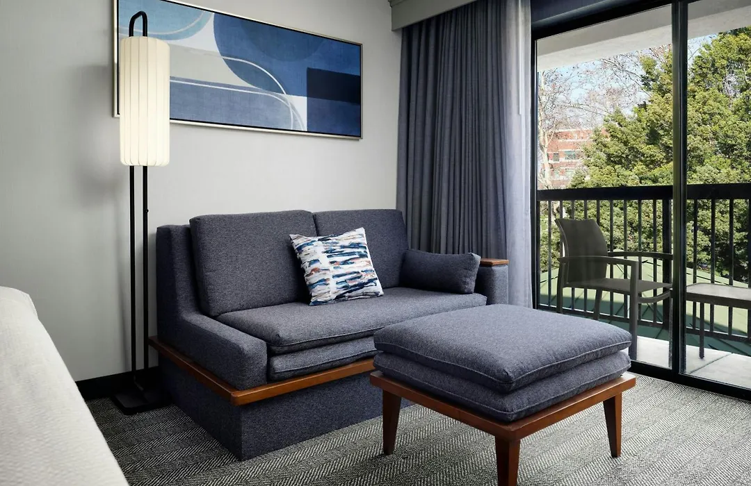 Courtyard By Marriott Stockton-1