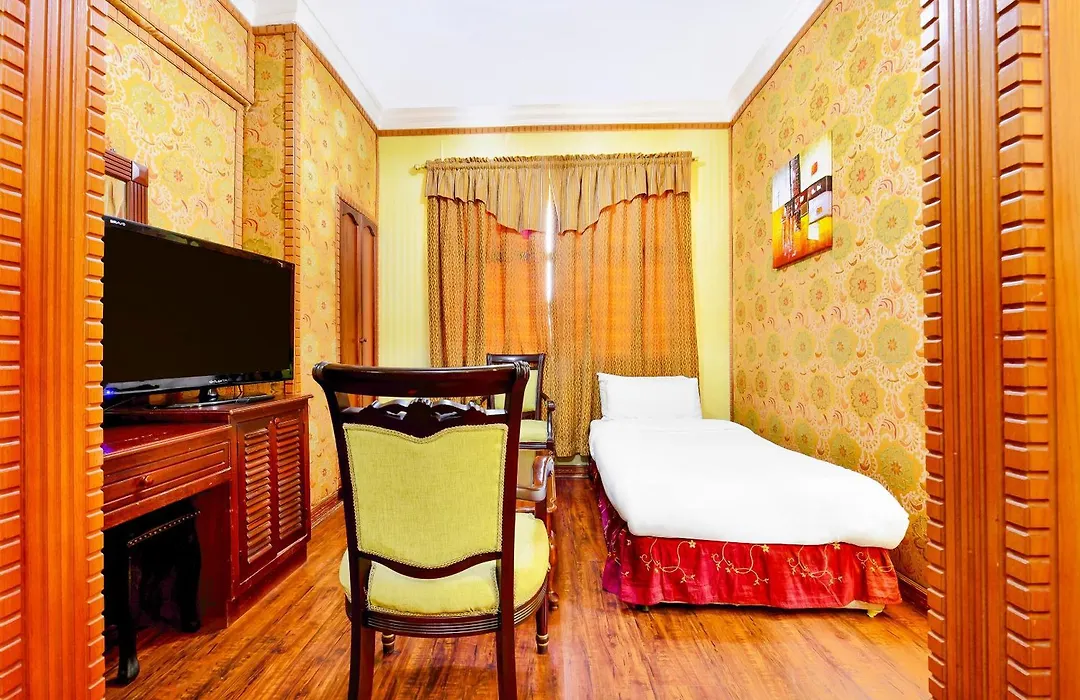 Capital O 125 Moon Plaza Hotel-1