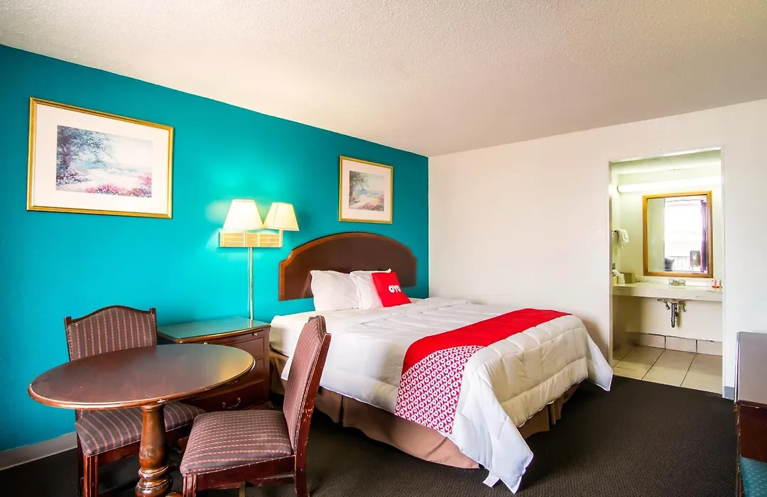 Oyo Hotel Hutchinson West 4Th Ave-1