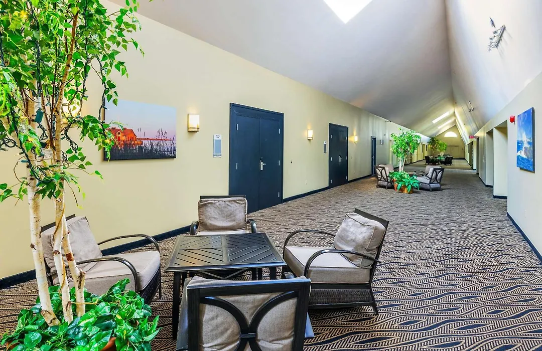 Quality Inn & Suites Garden Of The Gulf-1