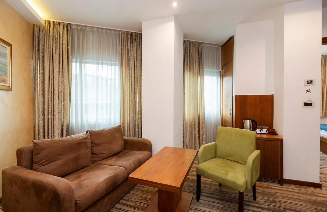 Hotel Bistrik City Center-1