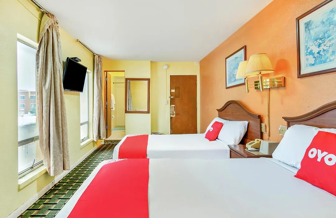 Oyo Hotel Downtown Peoria I-74-1