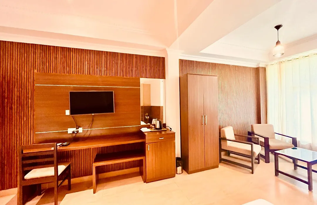 Hotel Outtown Manali - #Near Mall Road #Premium Rooms #Parking #Lift #Open Terrace #Cafe #Guest Preferred-1