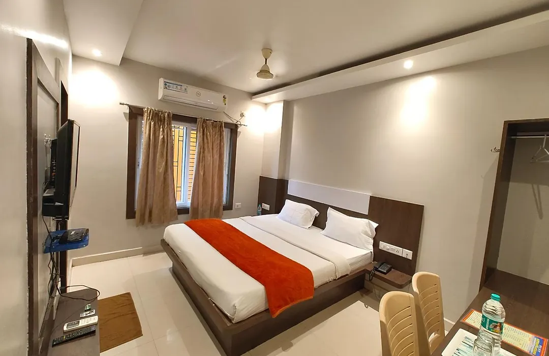 Hotel Home Town Puri Near Golden Beach And Temple - Fully-Air-Conditioned-With-Lift-Wifi-Home Style-Food Menu-And Parking Facilities - Book Now-1