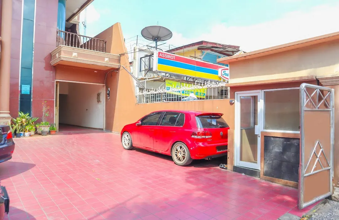 Oyo Life 2590 Kost Assirot-1