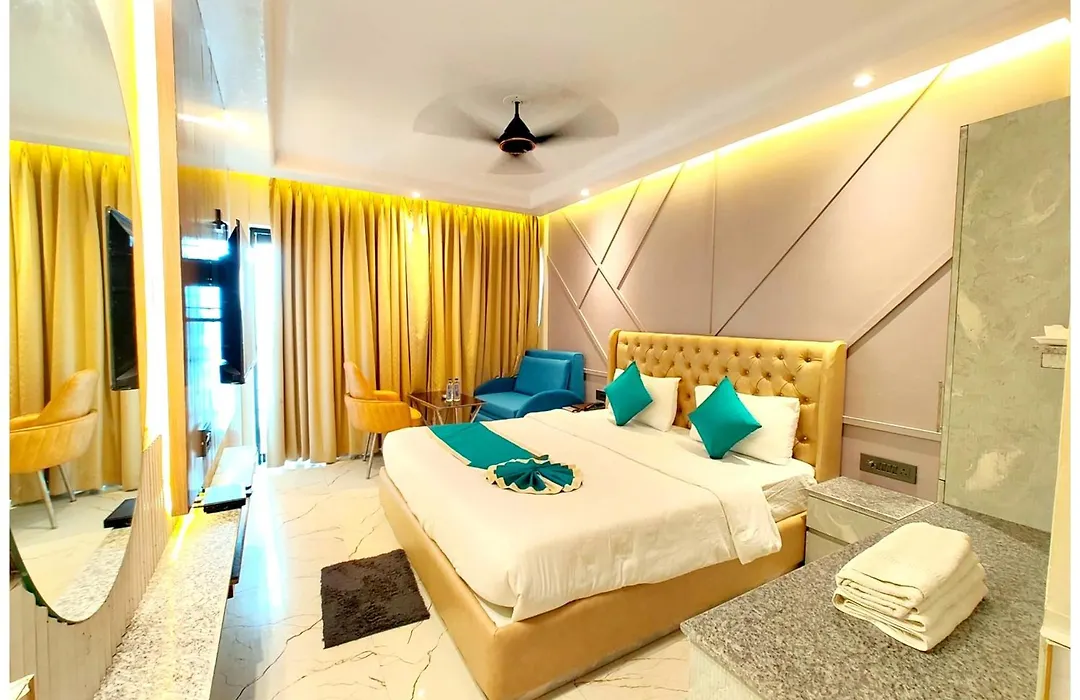 Hotel Dreamland Puri - All-Room-Sea-Facing-With-Attached-Balcony- New Marine Drive Road Puri - Lift-Wifi-Parking-Restaurant Facilities-1