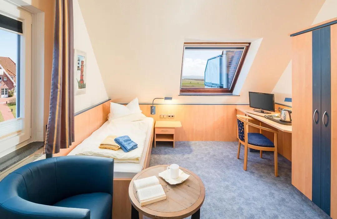 Hotel Strandburg-1