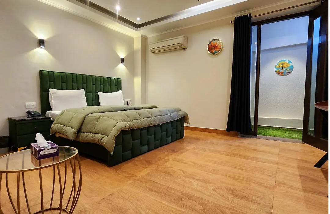 Hotel City Premier - Golf Course Road ,Gurgaon-1