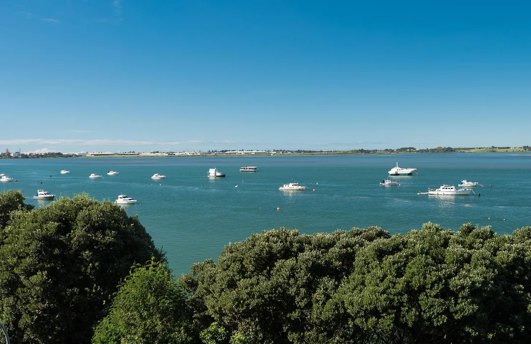 Hotel On Devonport-1