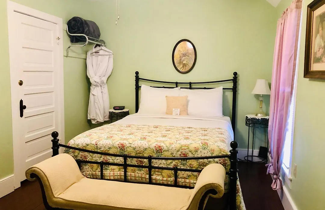 Ozark Country Inn-1