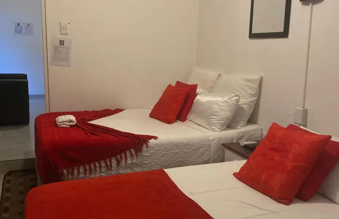 Dwengu Guest House-1