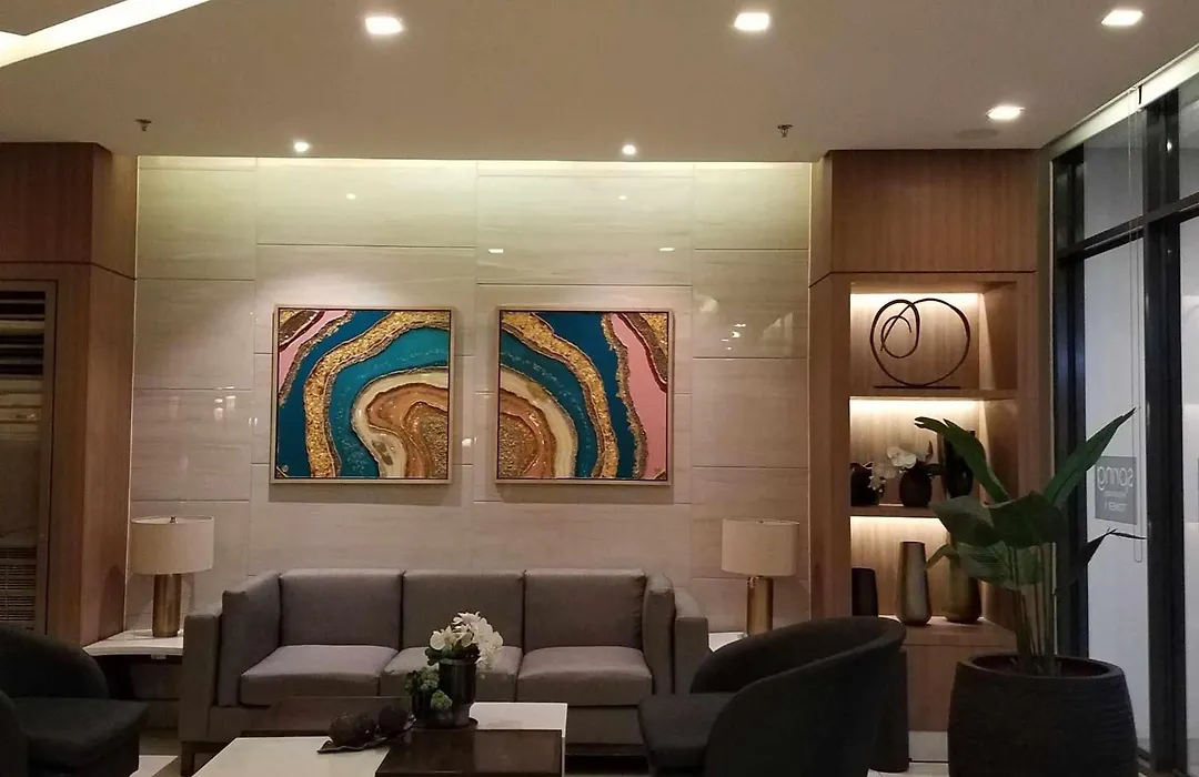 Spring Residences - 2Br Condo Near Airport With Balcony And Pool Views-1