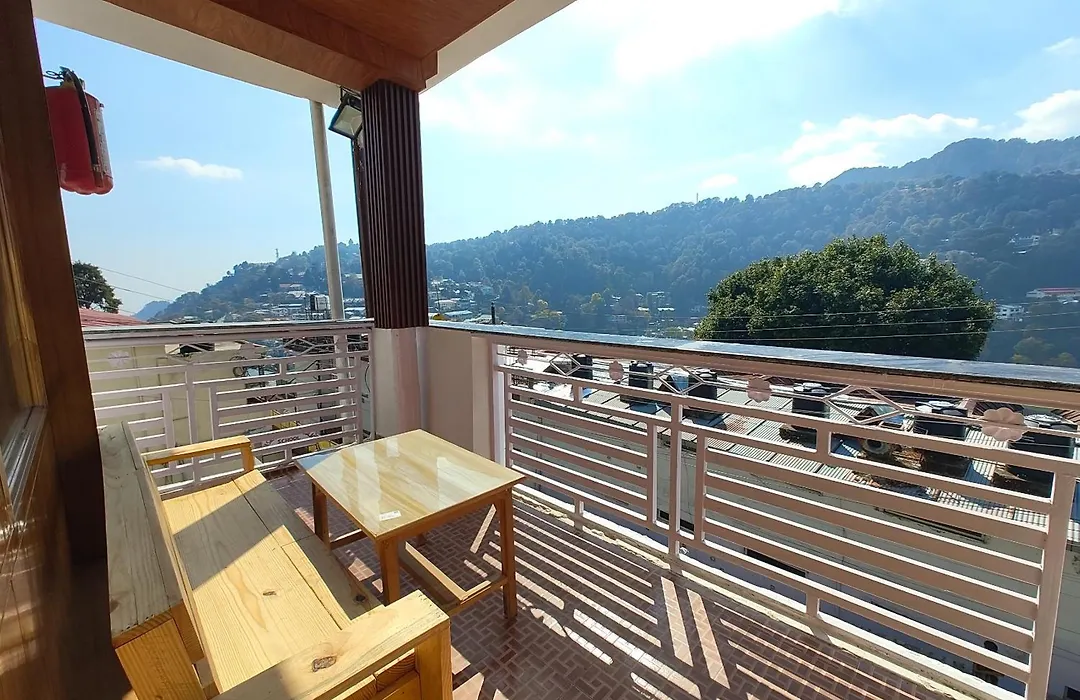 A Premium Hotel Sangita Palace - A Luxury Room With Lake View And Balcony - With Newly Decorated - Wifi - Room Service - Parking Available - Best Luxury Hotel In Nainital-1