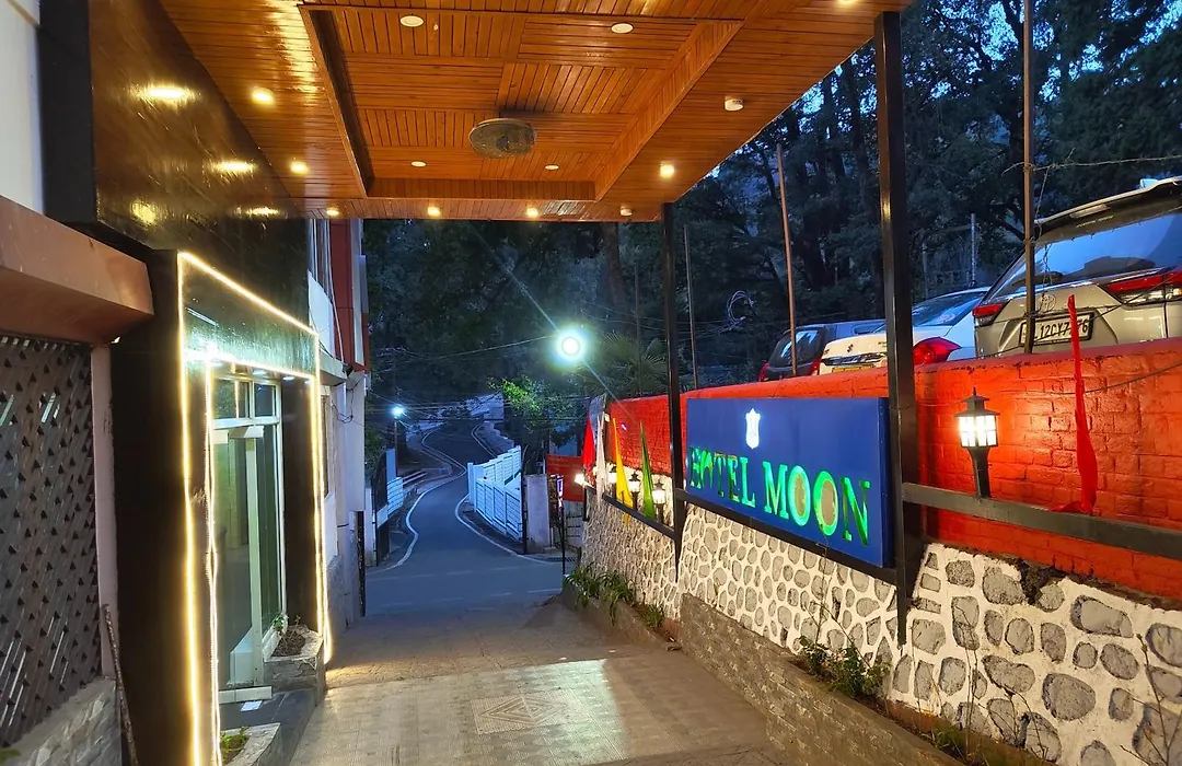 Hotel Nainii Moon Nainital - Walking Distance From Mall Road And Naini Lake With Lift - Wifi - Restaurant And Parking Facilities Available - Best Luxury Hotel In Nainital-1