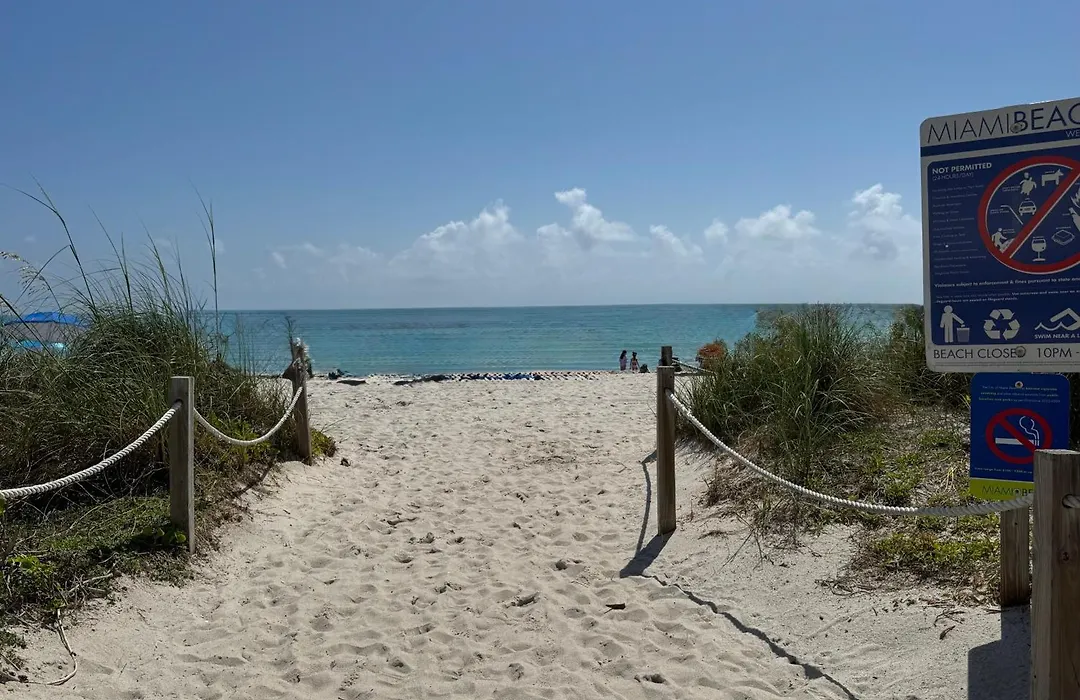 Castle Beach Studio,Tennis Court And Swimming Pool With Beach Access-1