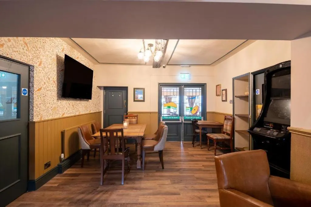 Host & Stay - Woodroffe Arms-1