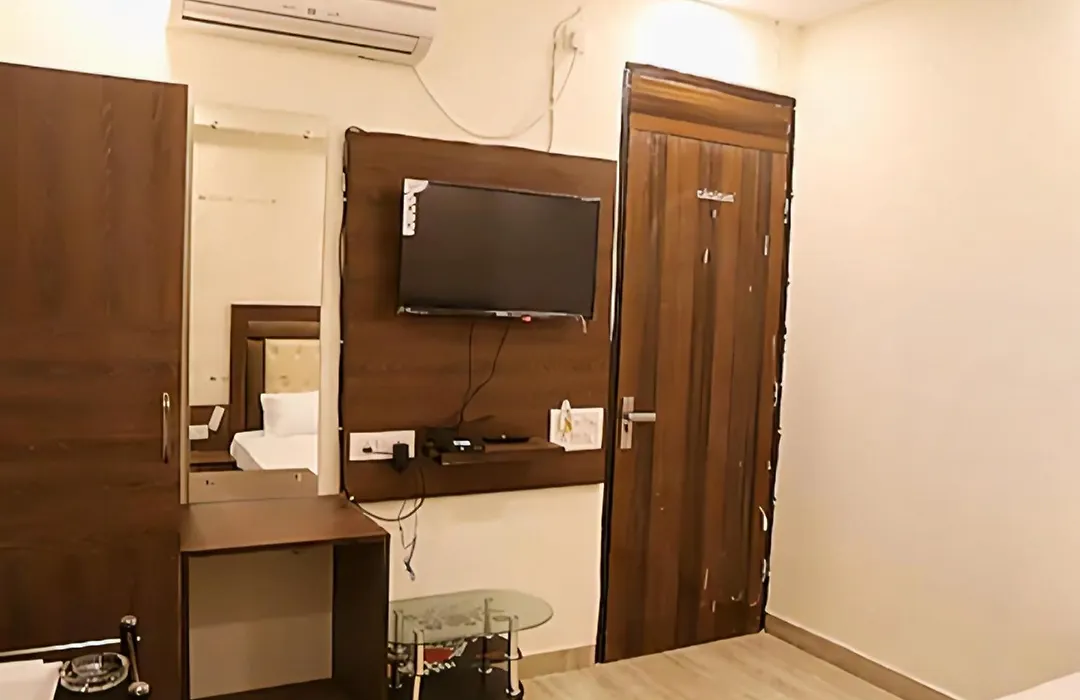 Hotel Mona Regency-1