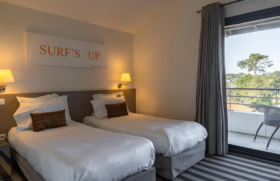 Hotel 202-1