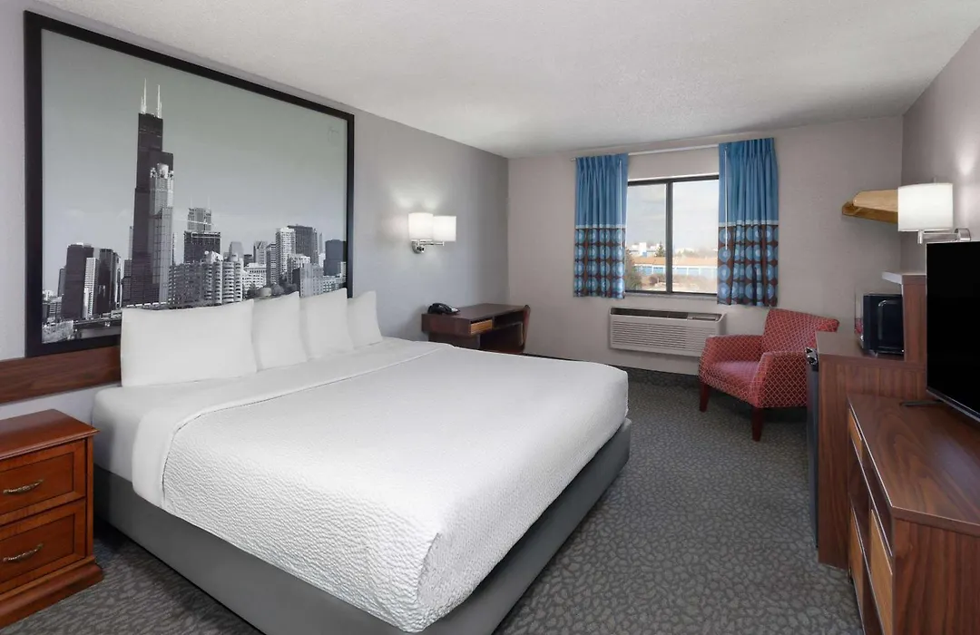 Super 8 By Wyndham Romeoville Bolingbrook-1