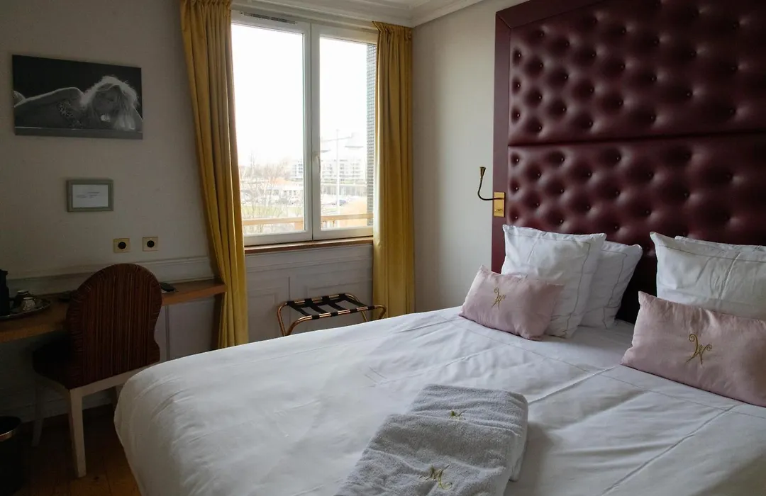 Aux waterzooi Hôtel Merveilleux côté port-1