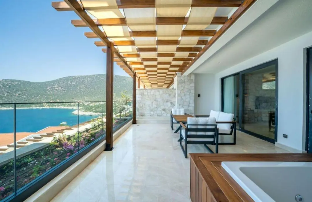 Lures Hotel-1