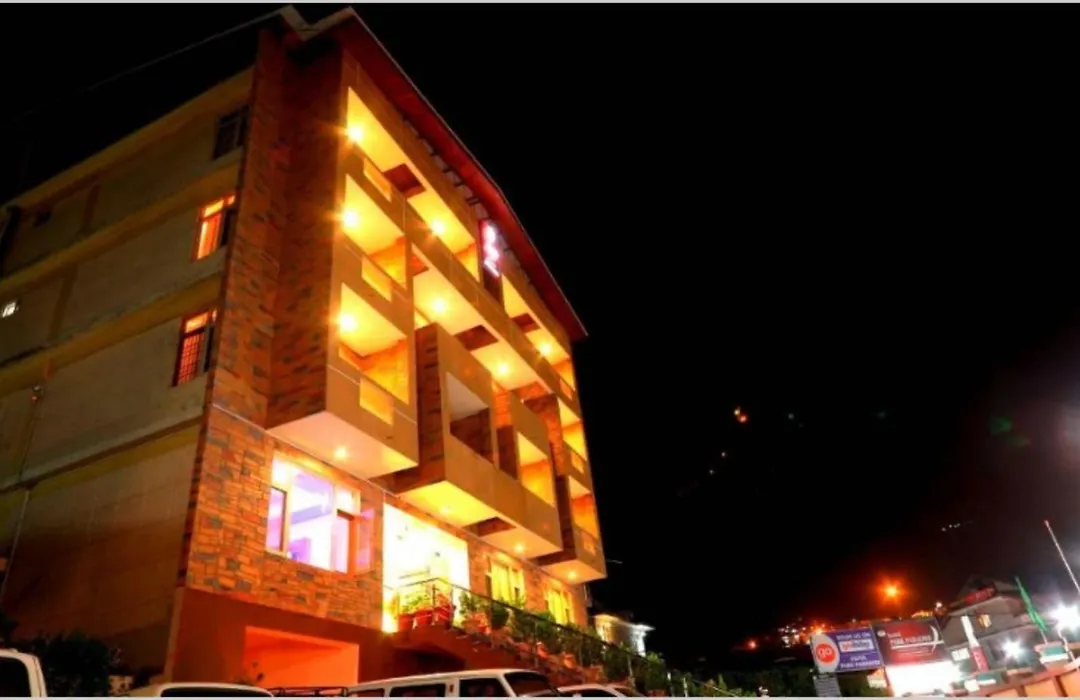 Manali Hotel Premium Park Paradise - Restaurant And Parking Facilities - Best Hotel In Manali-1