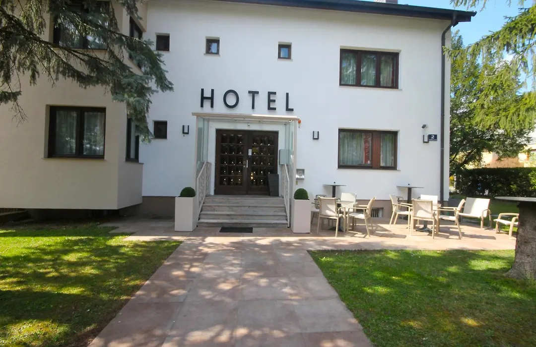 Hotel Altmann-1