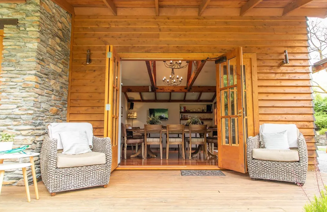 Wanaka Homestead Lodge & Cottages-1