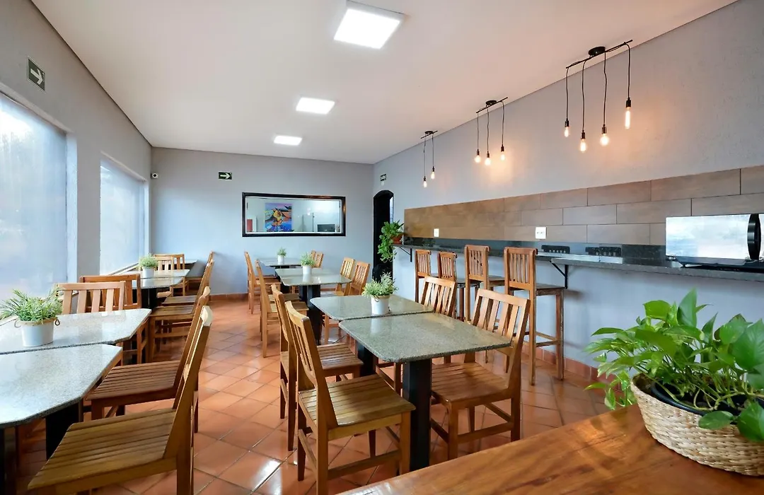 Hotel Senador-1