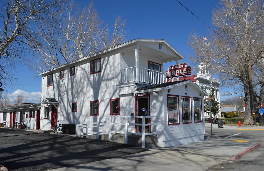 Silver Maple Inn-1