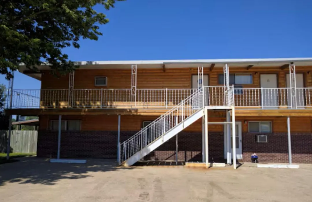 Love Hotels Western Holiday By Oyo At Harlan Lake Ne-1