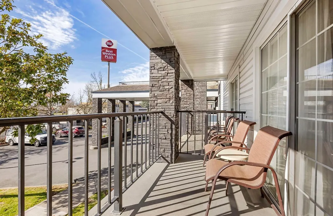 Best Western Plus Grand Manor Inn-1