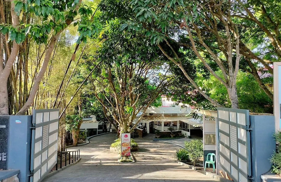 T House Tagaytay-1