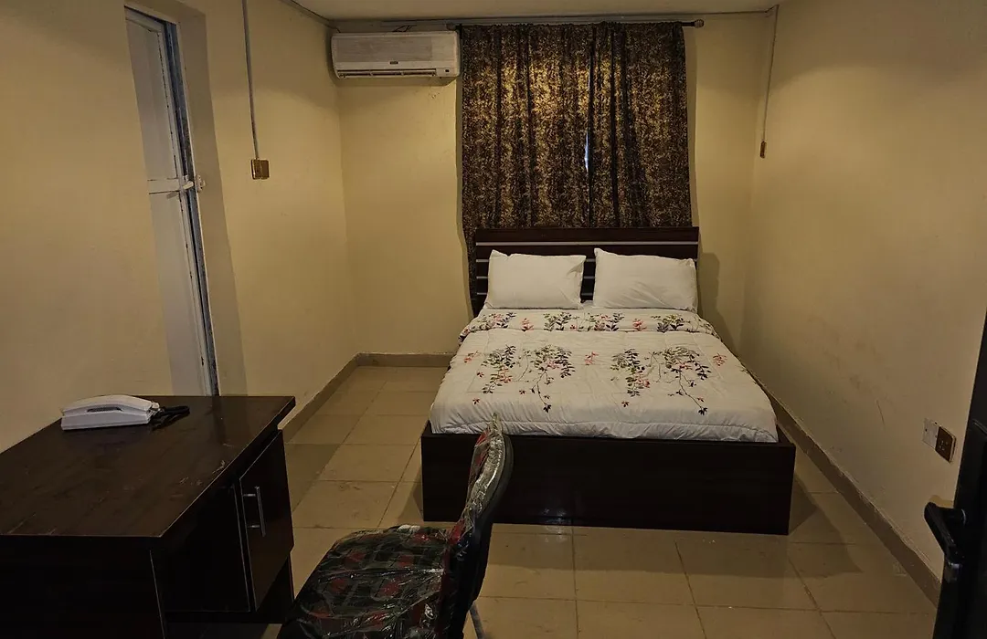 Bmh Hotel & Suites-1
