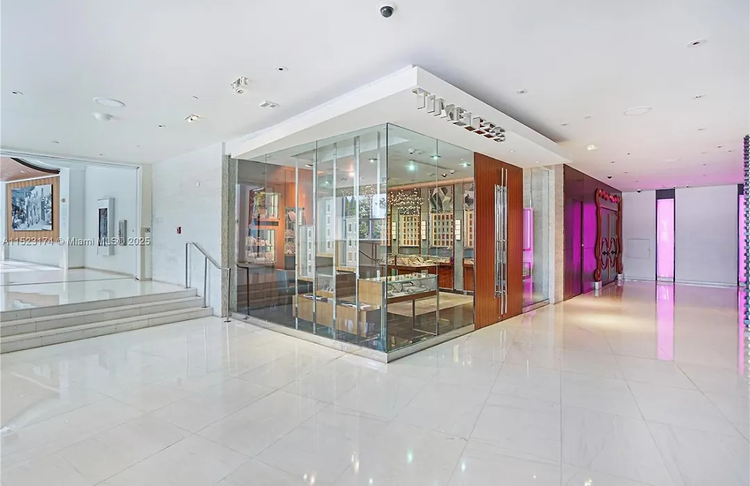 Fontainebleau Miami Beach Two Connecting Studios 10 Guests 5 Beds-1