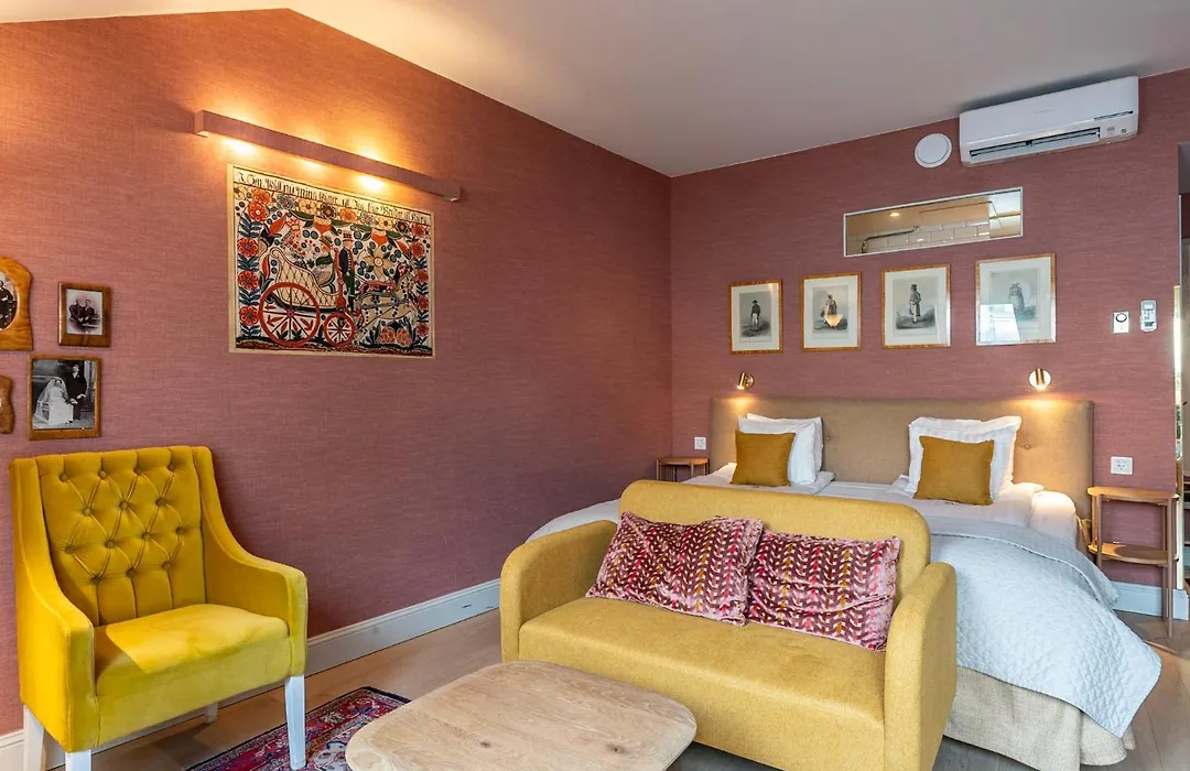 Lady Hamilton Hotel-1