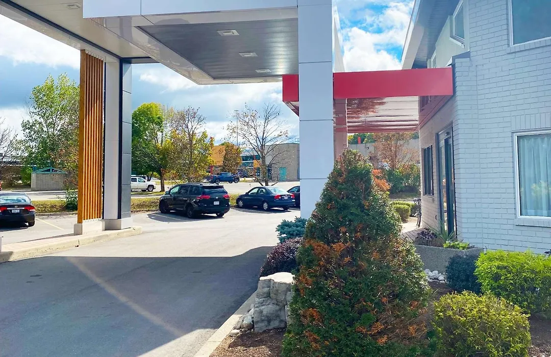 Comfort Inn Cambridge - Highway 401-1