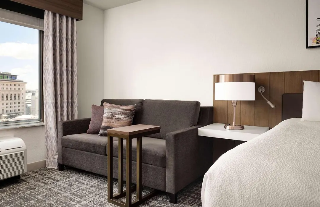Hilton Garden Inn Detroit Downtown-1