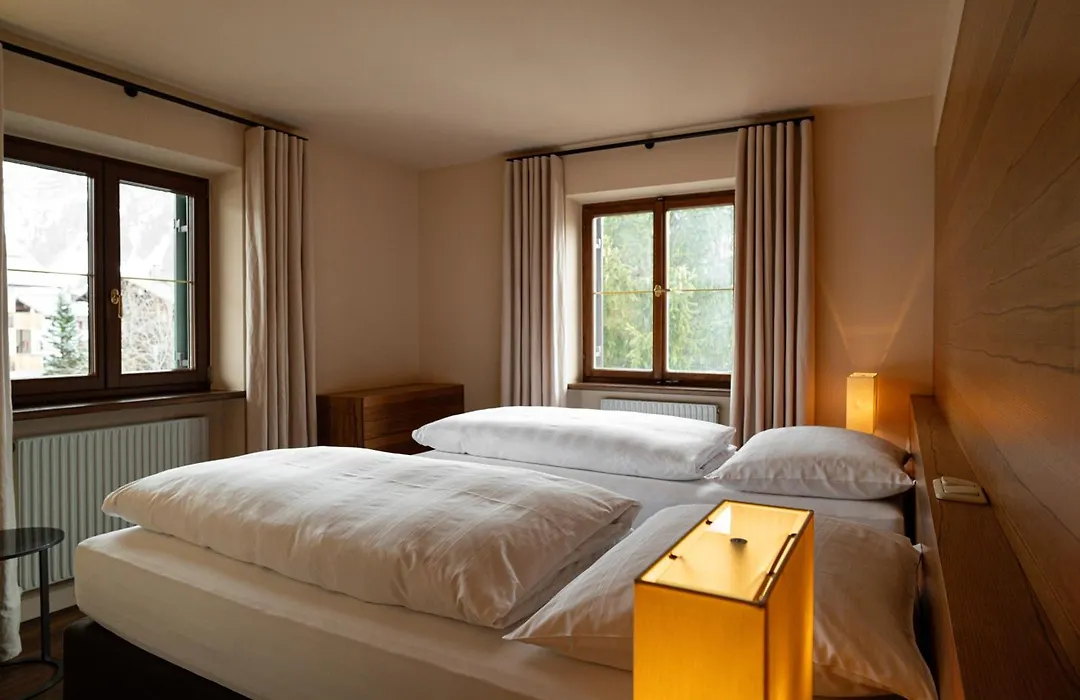 Hinterwies - Ski In / Lodge / Dine-1
