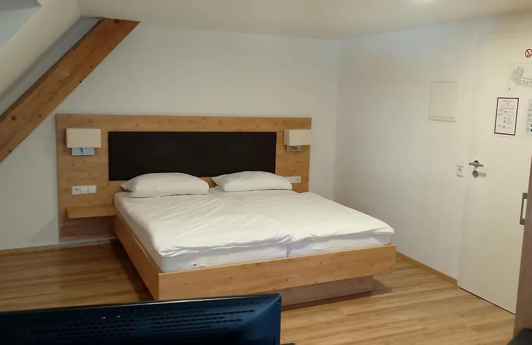 Hotel Zum Rebstock-1