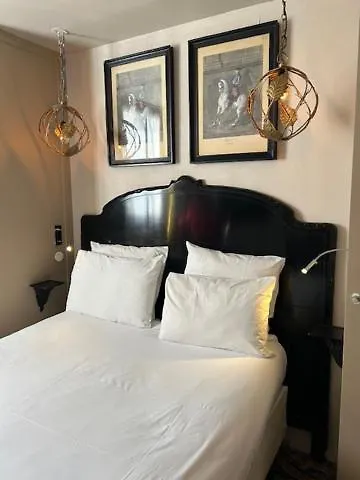 New Hotel Republique - Ex Albert'S Hotel-1