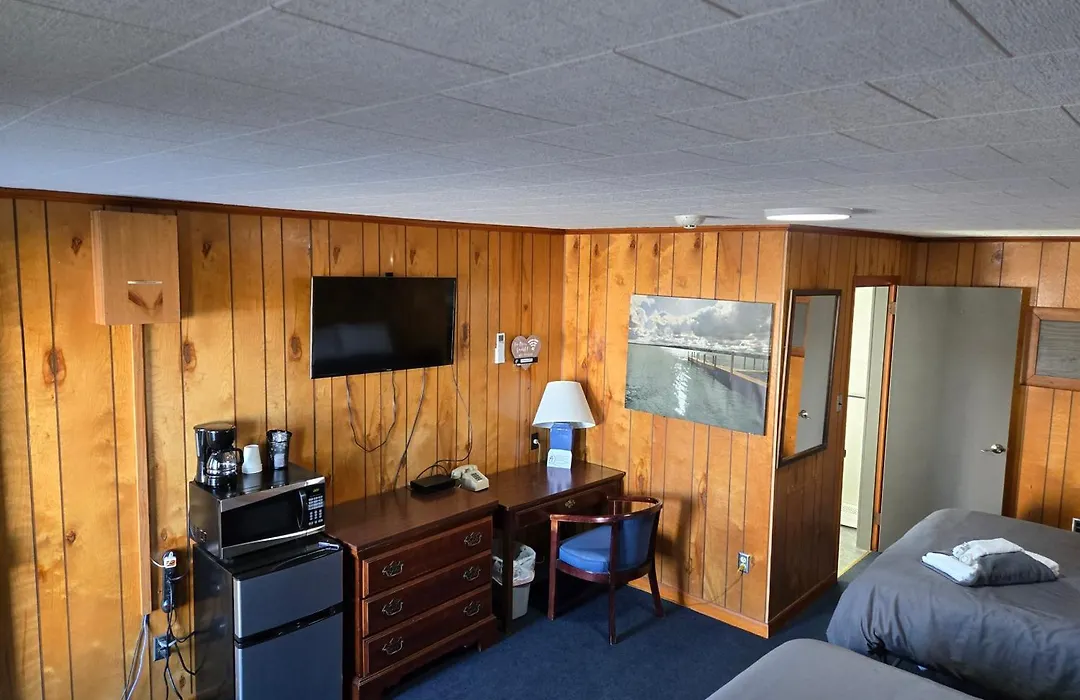 Russell'S Motel-1