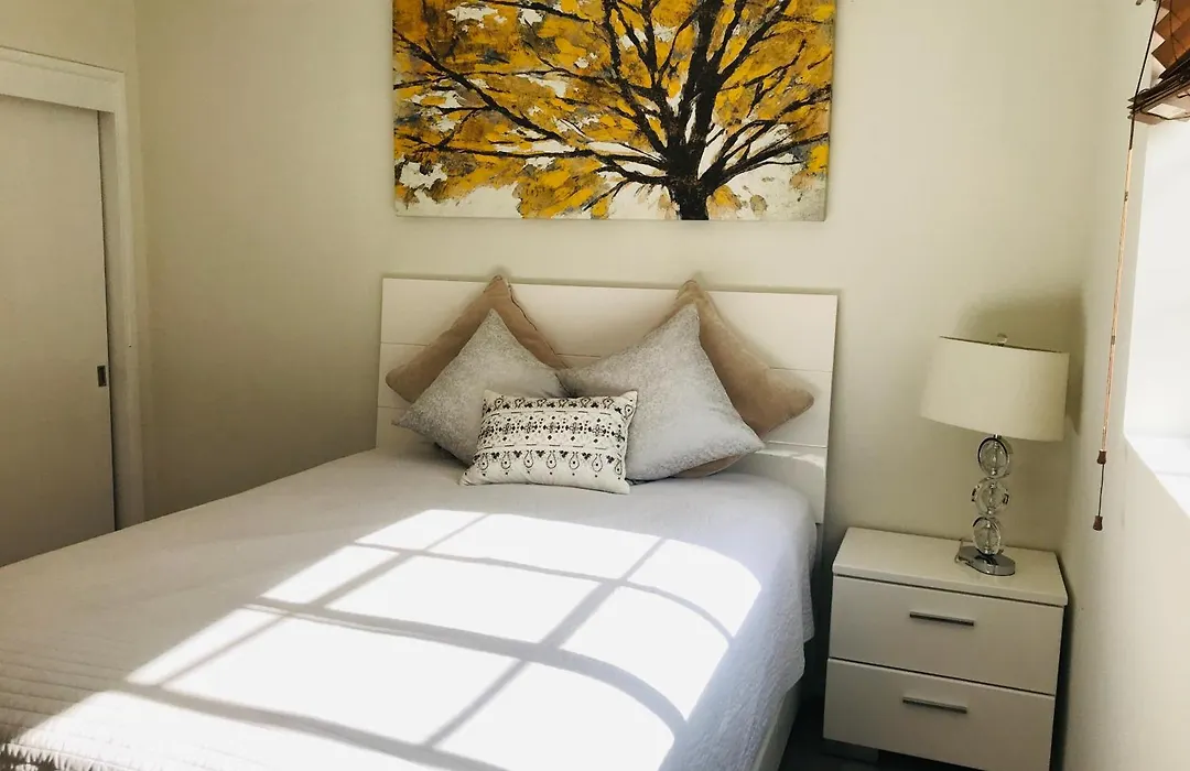 Beverly Hills 2Bd-1