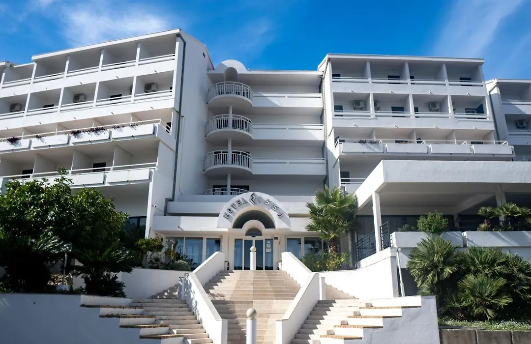Hotel Issa-1