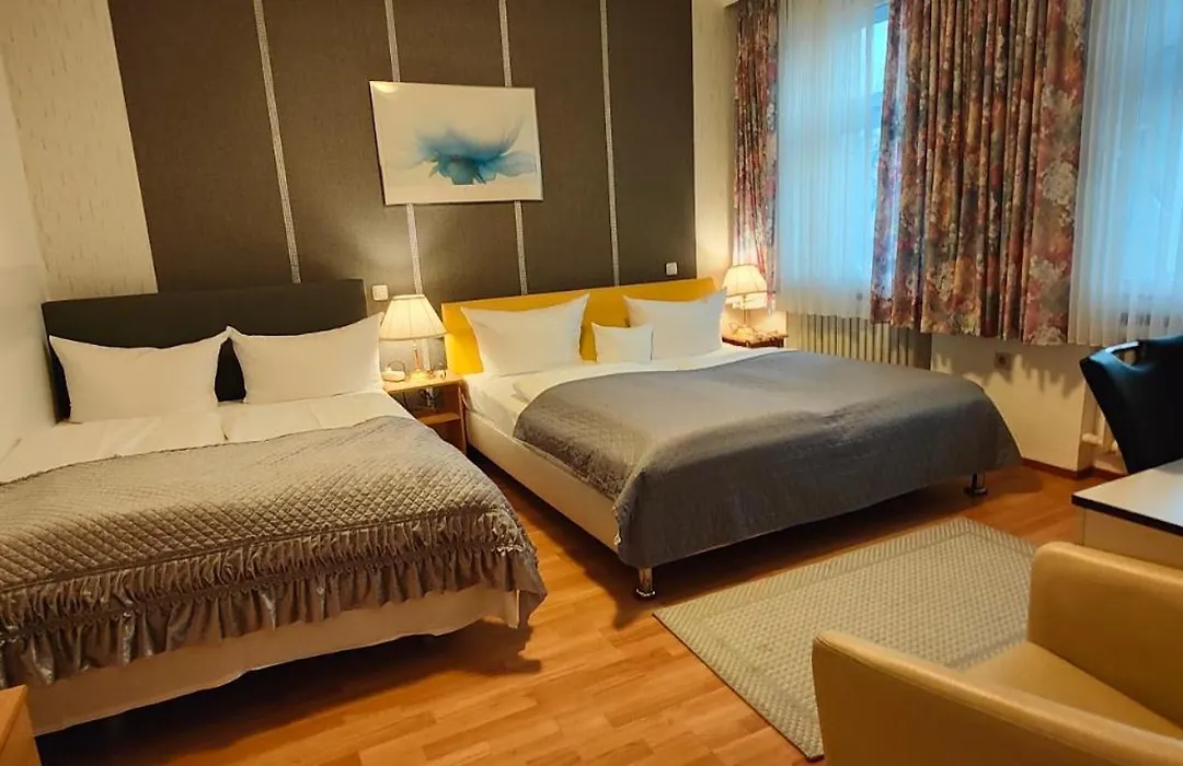 Hotel Happy-1
