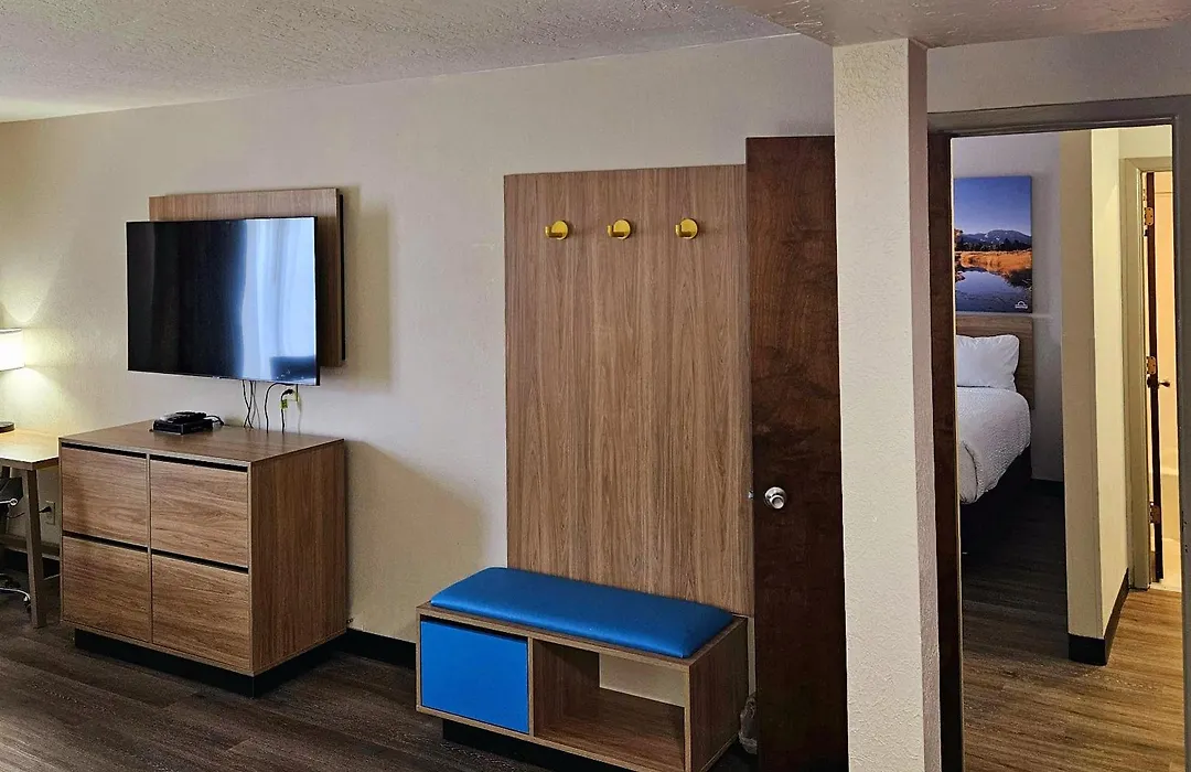Days Inn And Suites By Wyndham Downtown Missoula-University-1