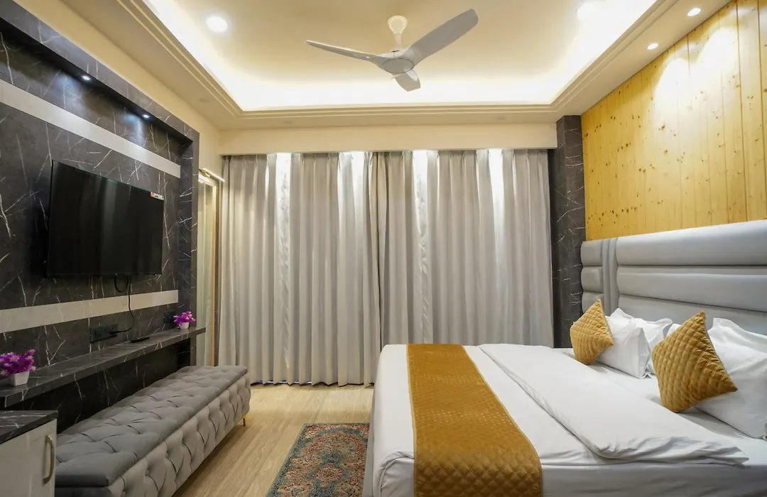 Jannat Hotel-1